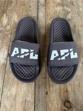 APL ATHLETIC PROPULSION LABS Women's Big Logo Techloom Slides Size 6 & 7 $130